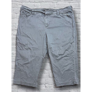 Lee Women’s 22W Medium Natural Fit Just Below The Waist Capri Pants Cruisewear